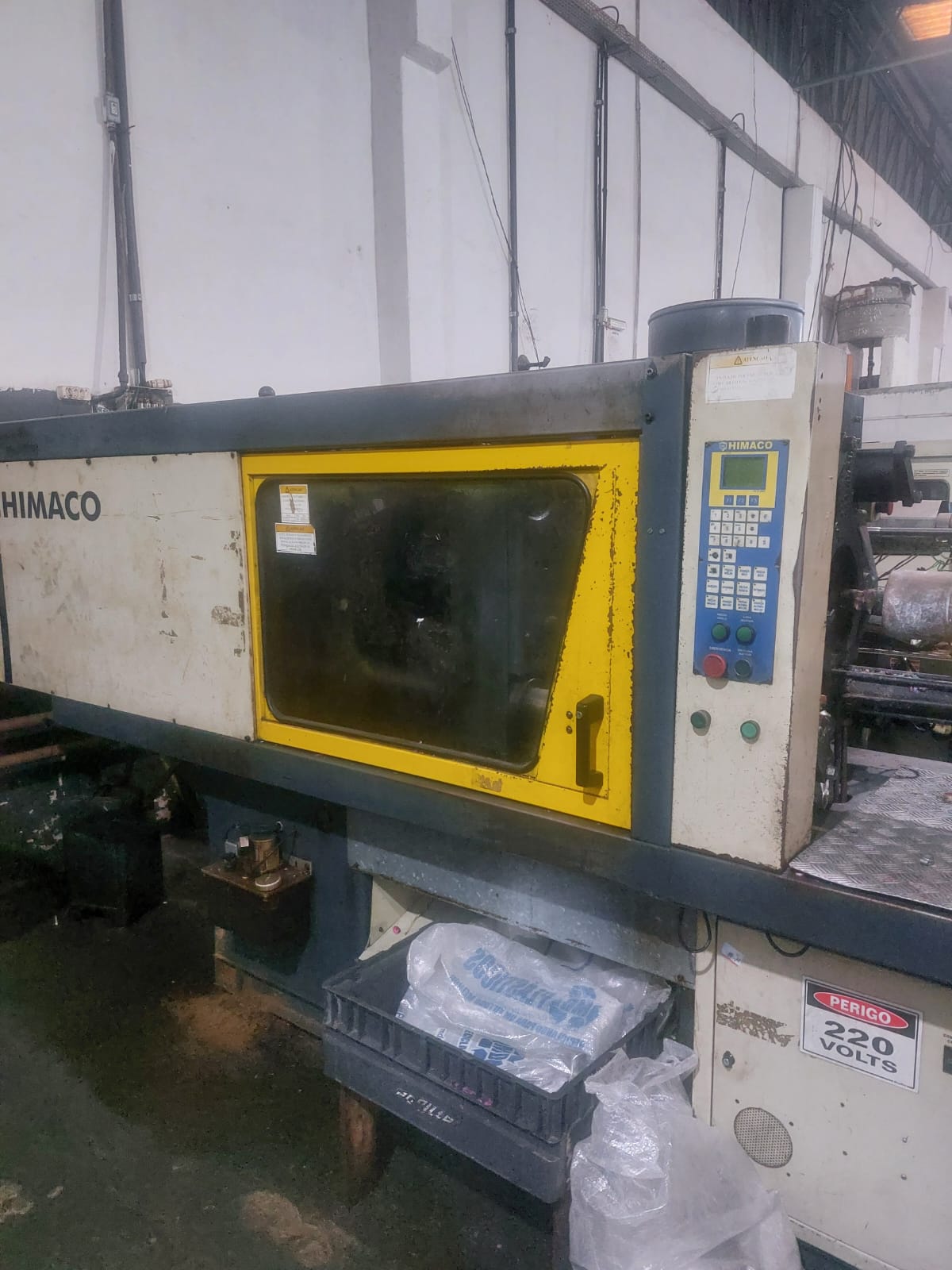 Injetora Himaco 140 ton